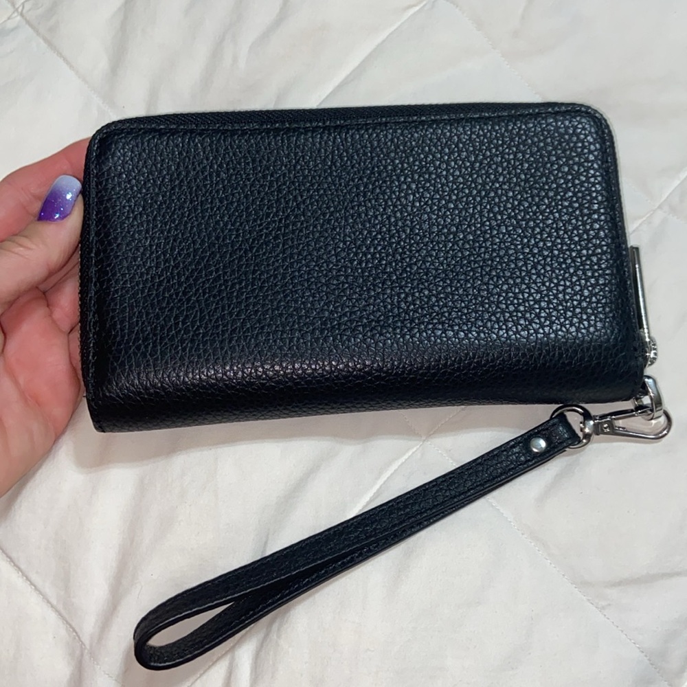 Like new Michael Kors Jet Set Travel Wallet Phone Case wristlet - Picture 8 of 13